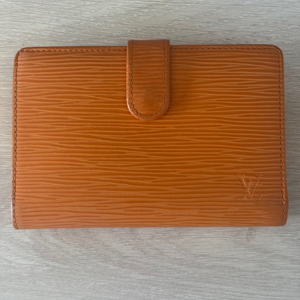LOUIS VUITTON EPI KISSLOCK WALLET